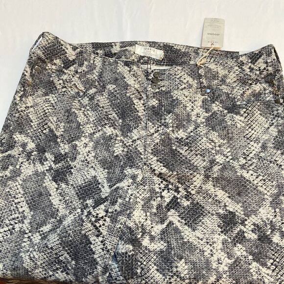 Torrid Snake Print Jegging Sz. 28 Short New - Picture 2 of 13